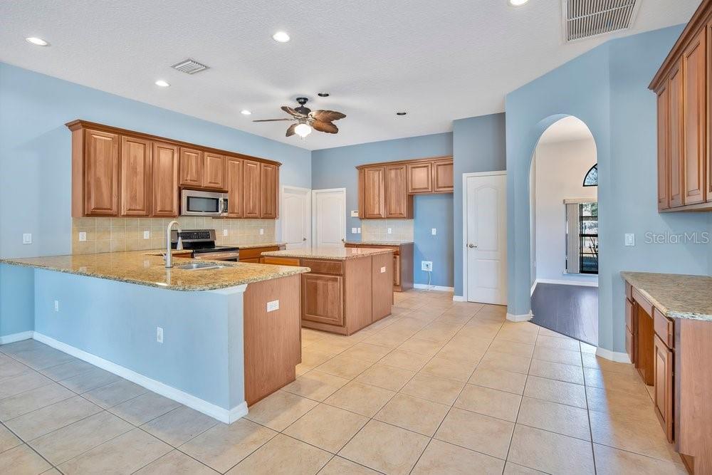 Image 34 of 40 For 1918 Golf Oak Drive