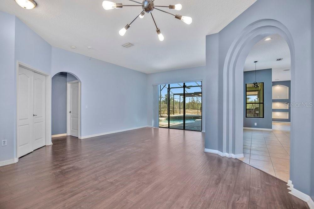 Image 36 of 40 For 1918 Golf Oak Drive