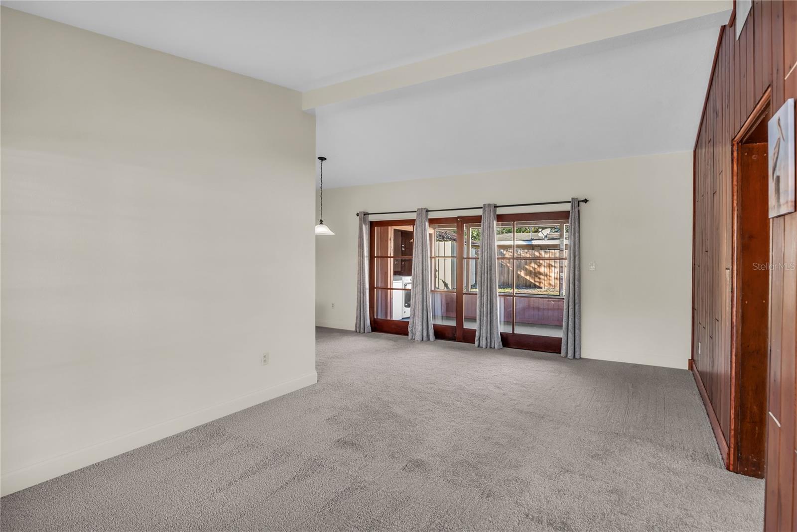 Image 15 of 28 For 3915 Pelican Lane