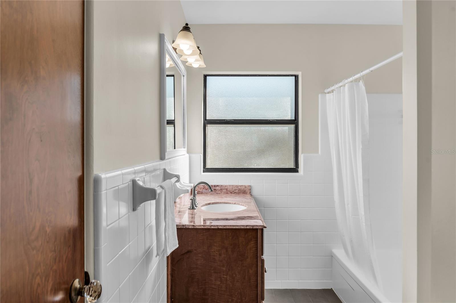 Image 4 of 28 For 3915 Pelican Lane