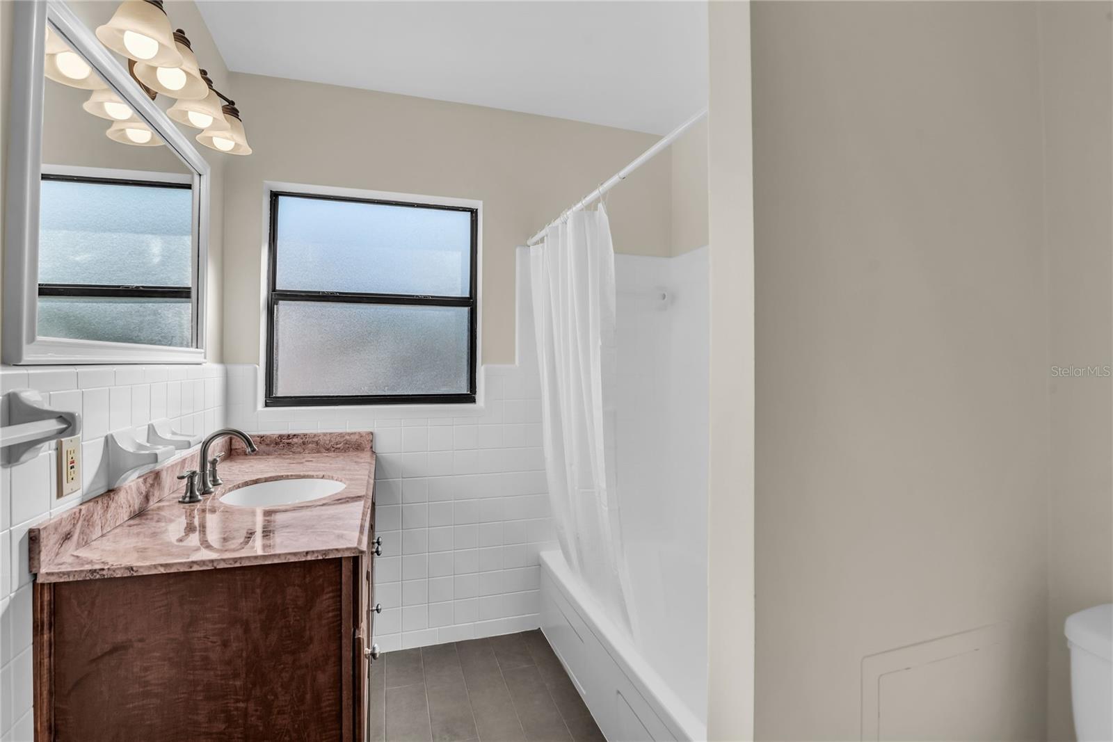 Image 5 of 28 For 3915 Pelican Lane