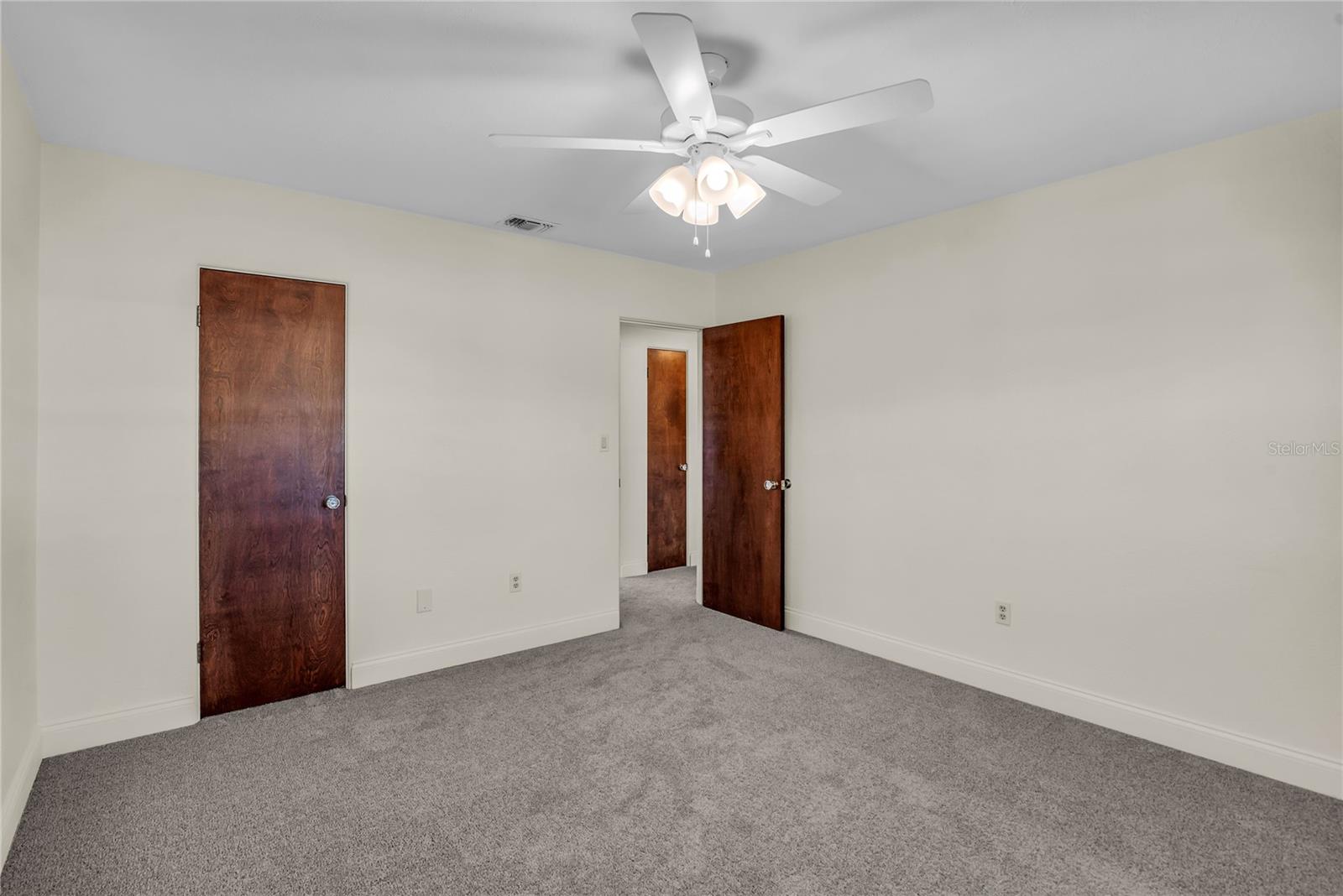 Image 9 of 28 For 3915 Pelican Lane