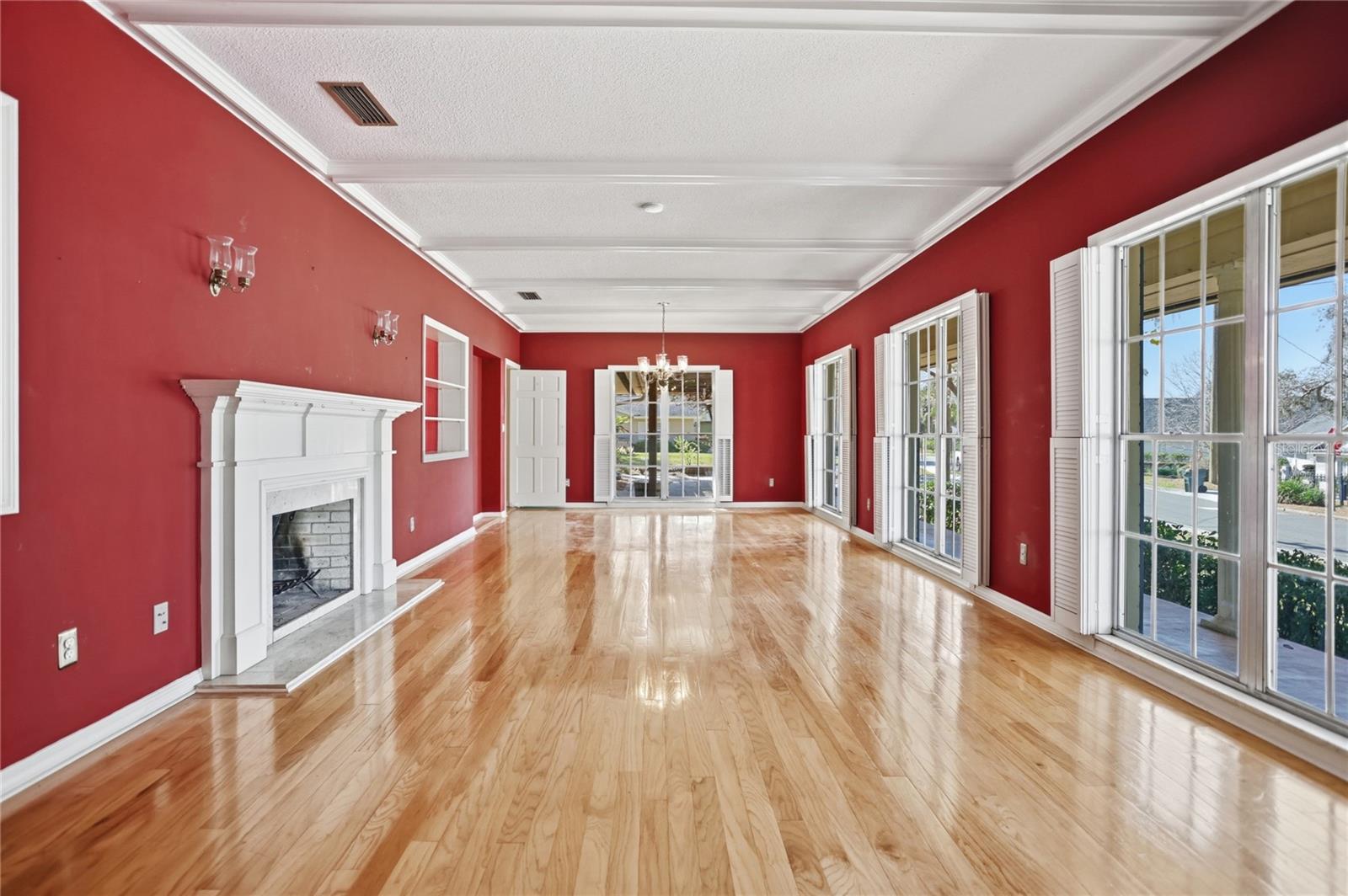 Image 10 of 65 For 570 Dommerich Drive