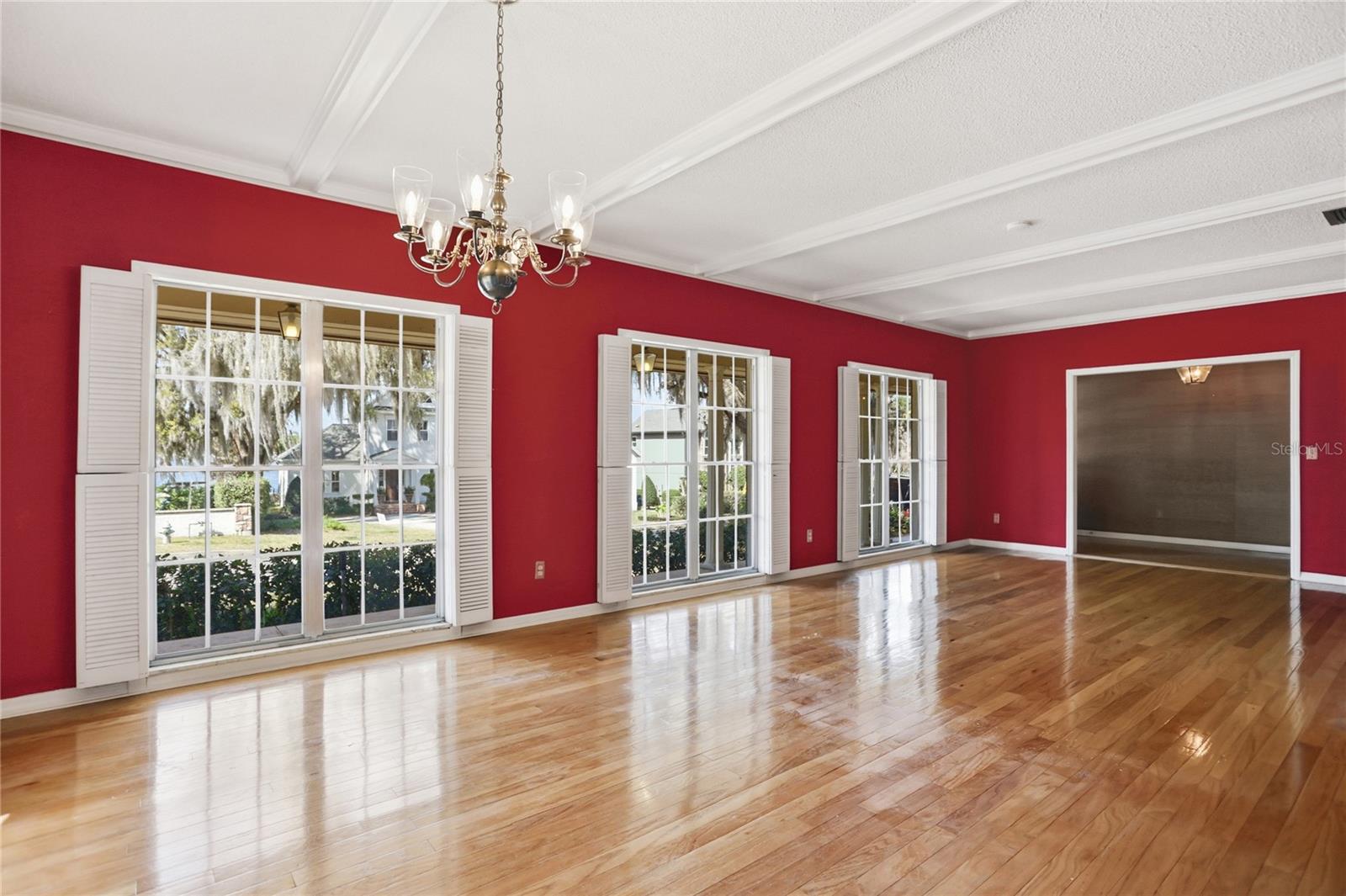 Image 12 of 65 For 570 Dommerich Drive