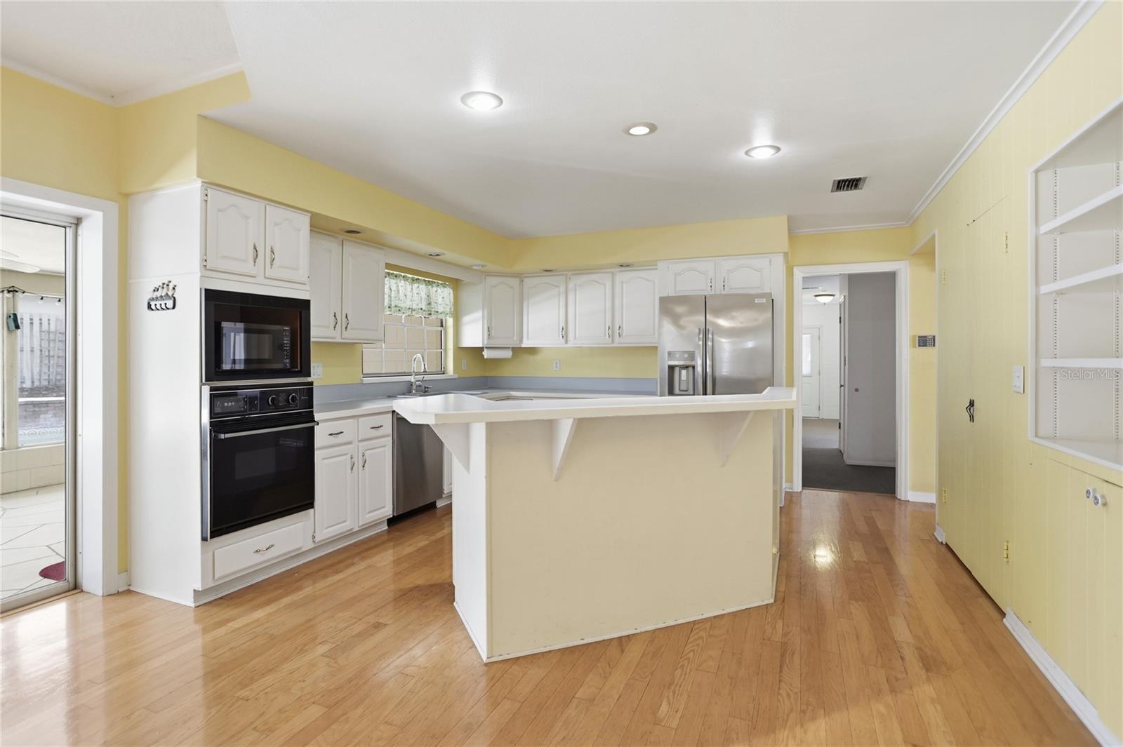 Image 16 of 65 For 570 Dommerich Drive