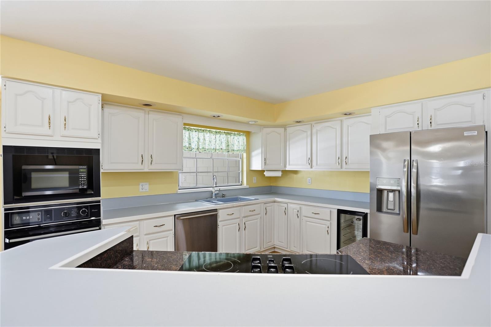 Image 18 of 65 For 570 Dommerich Drive