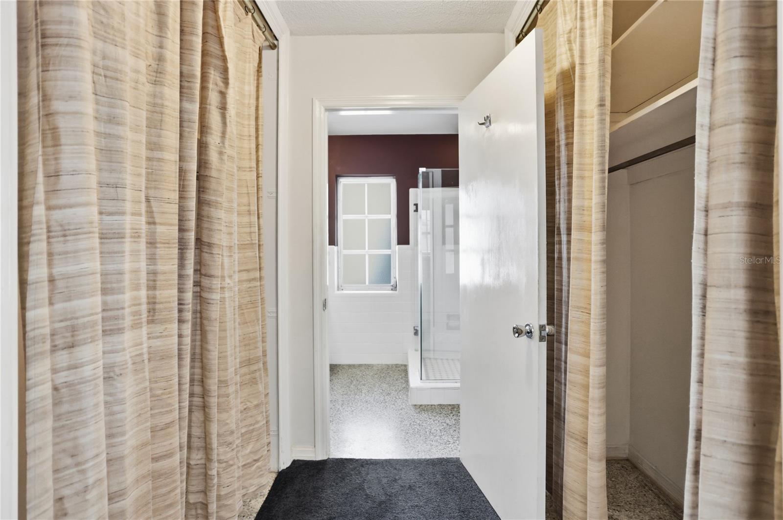 Image 21 of 65 For 570 Dommerich Drive