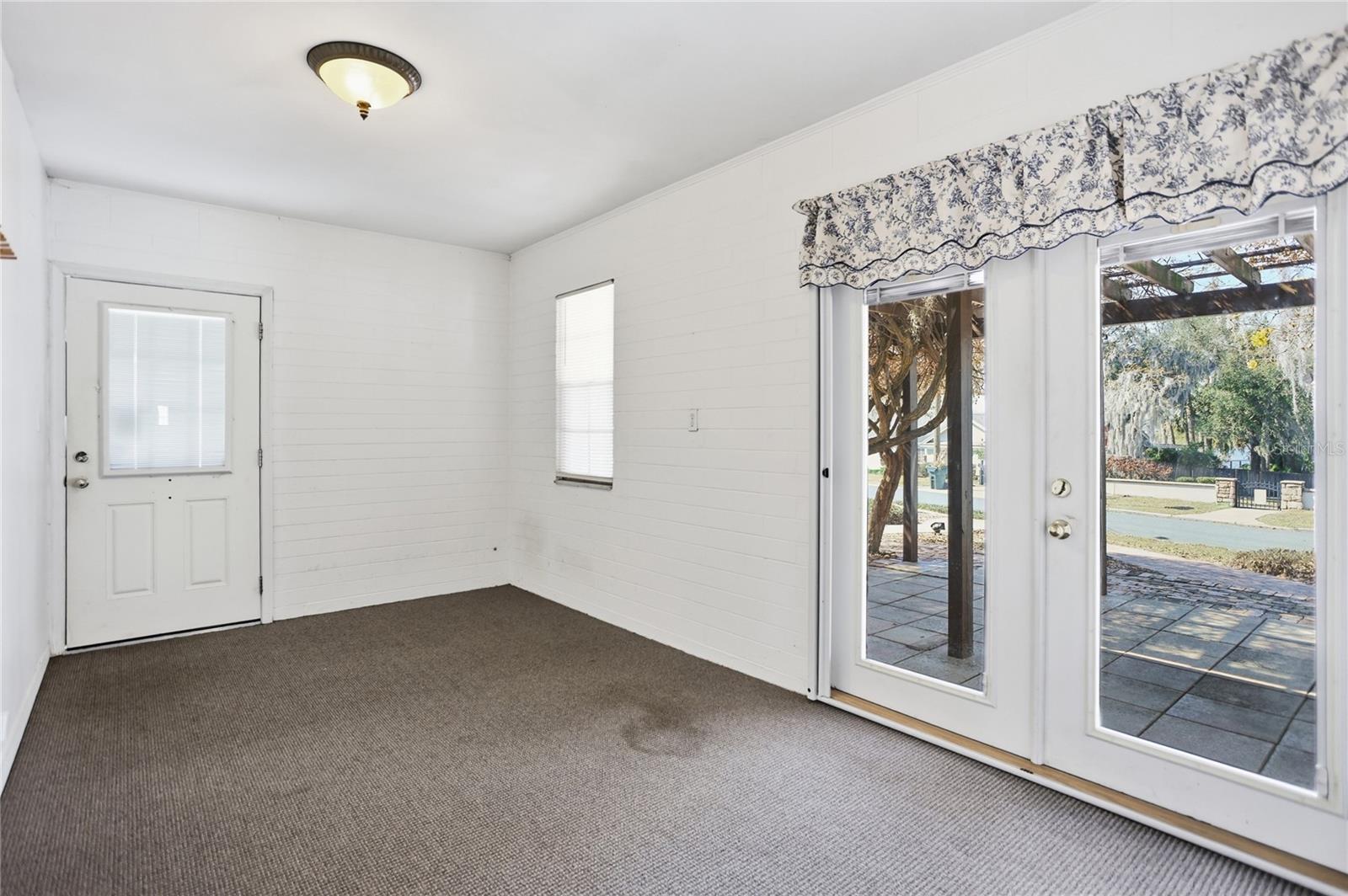 Image 30 of 65 For 570 Dommerich Drive