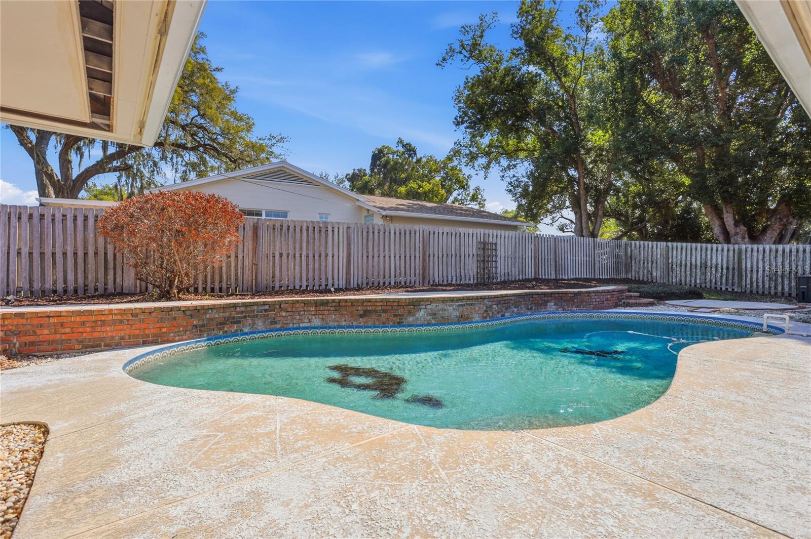 Image 39 of 65 For 570 Dommerich Drive