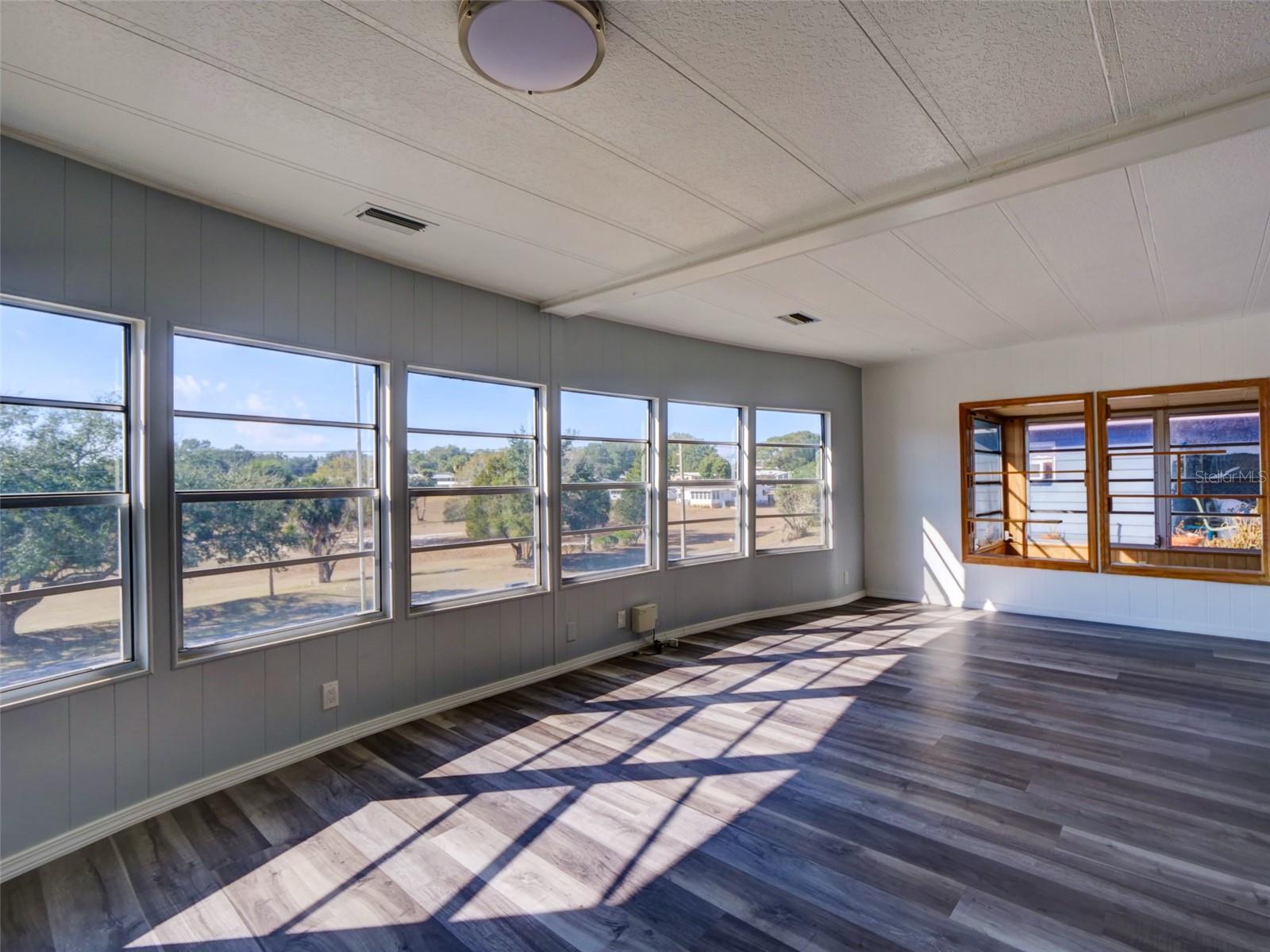 Image 13 of 45 For 2218 Orangewood Circle 1540