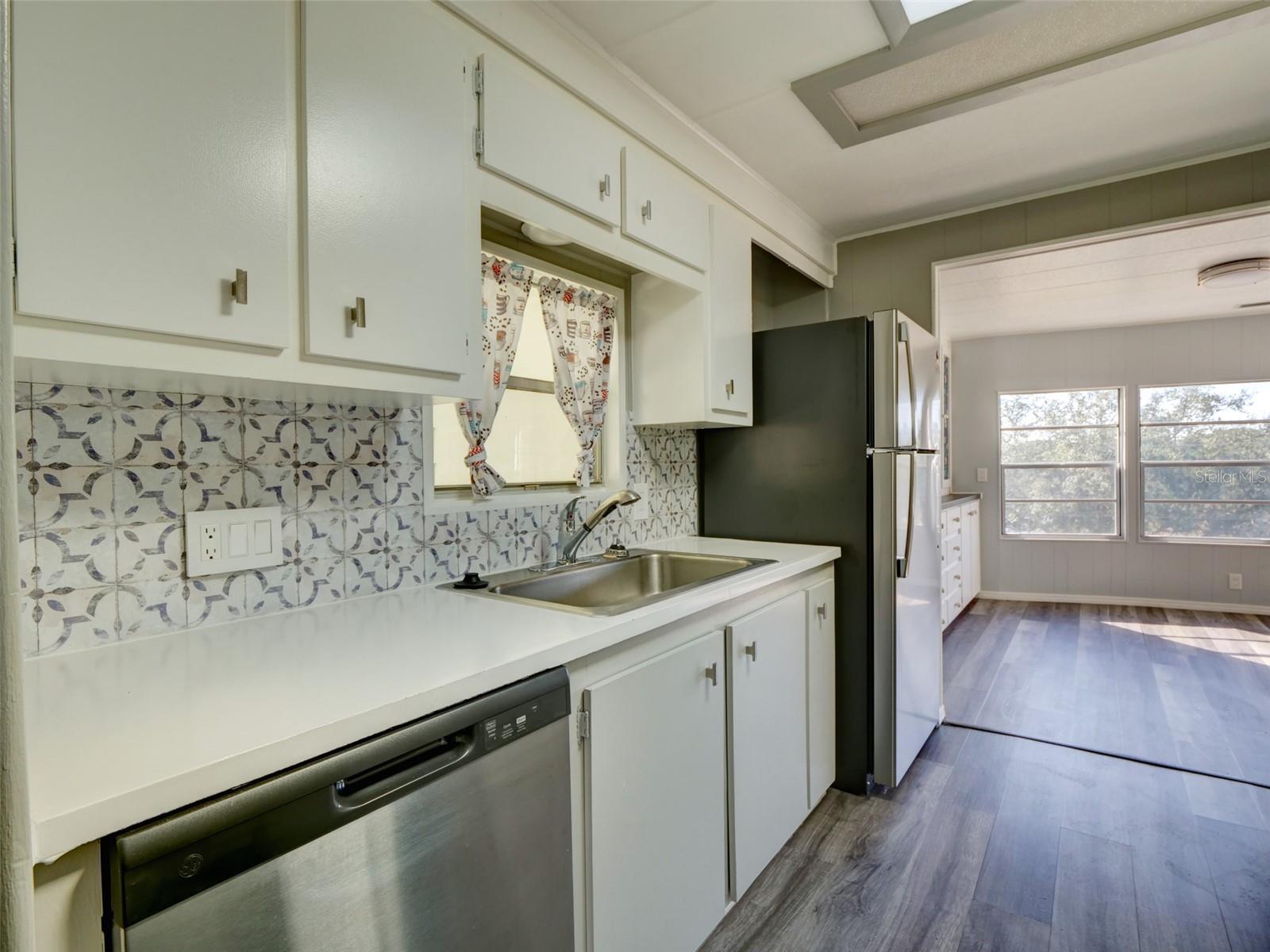 Image 3 of 45 For 2218 Orangewood Circle 1540