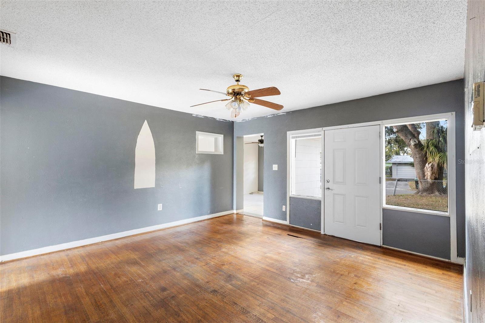 Image 4 of 17 For 3600 Amigos Avenue