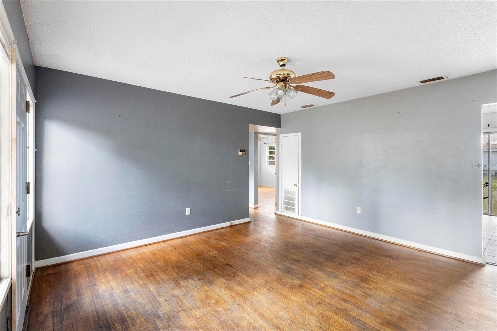 Image 5 of 17 For 3600 Amigos Avenue