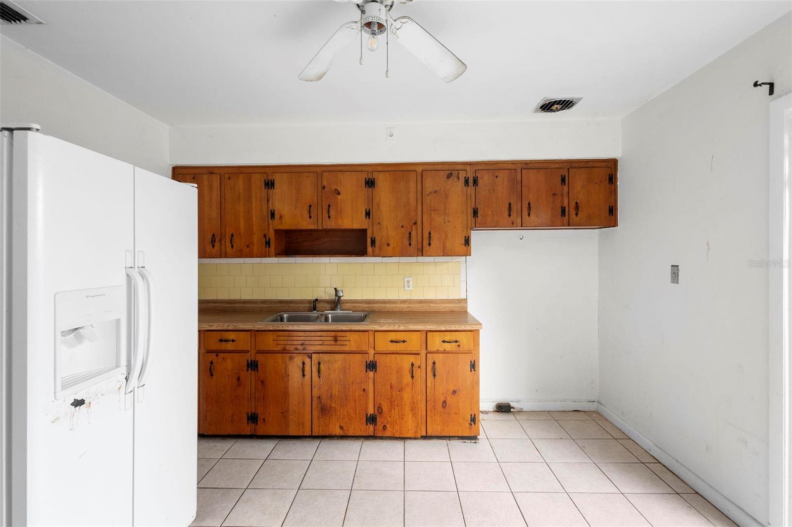 Image 8 of 17 For 3600 Amigos Avenue