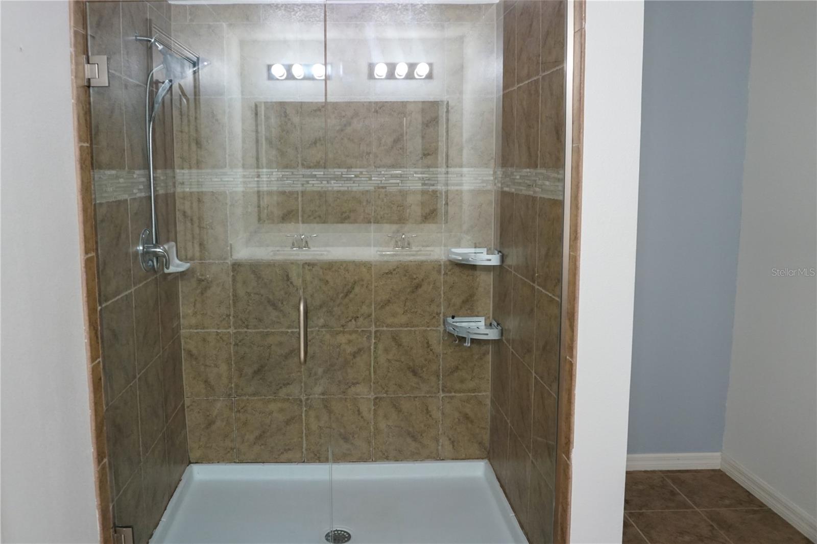 Image 21 of 25 For 2936 Boating Boulevard