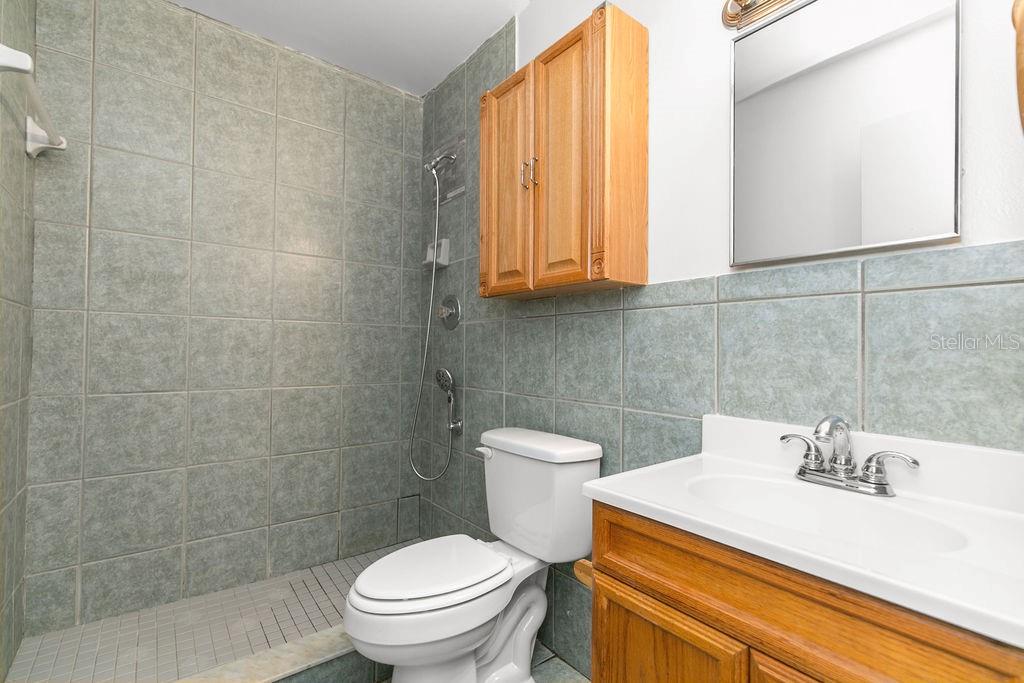 Image 18 of 24 For 4304 London Town Road D224