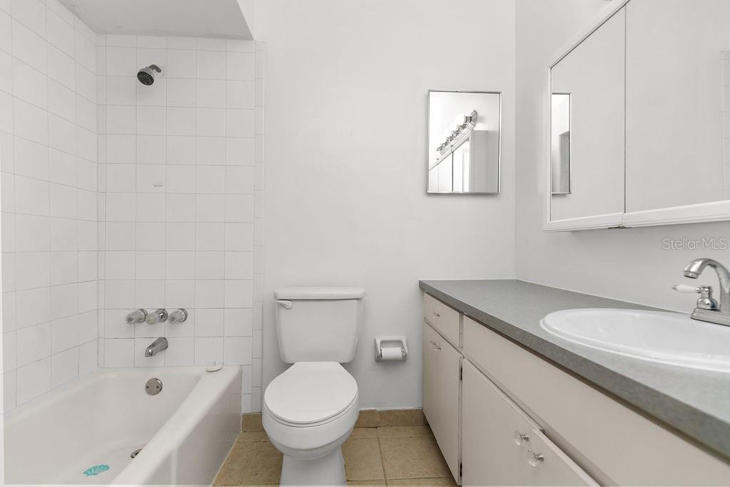 Image 23 of 24 For 4304 London Town Road D224