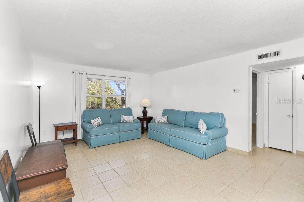 Image 7 of 24 For 4304 London Town Road D224