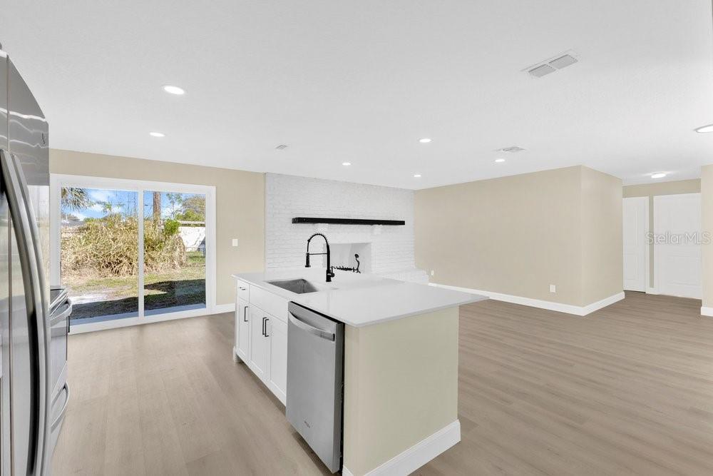 Image 6 of 22 For 4495 Brooke Street