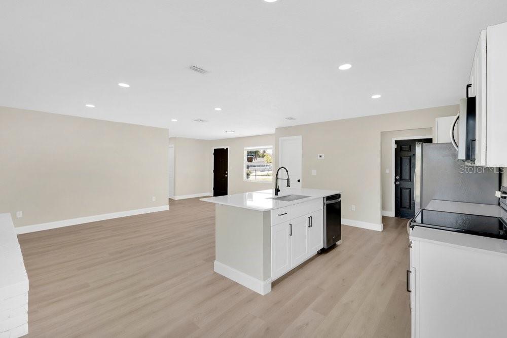 Image 7 of 22 For 4495 Brooke Street