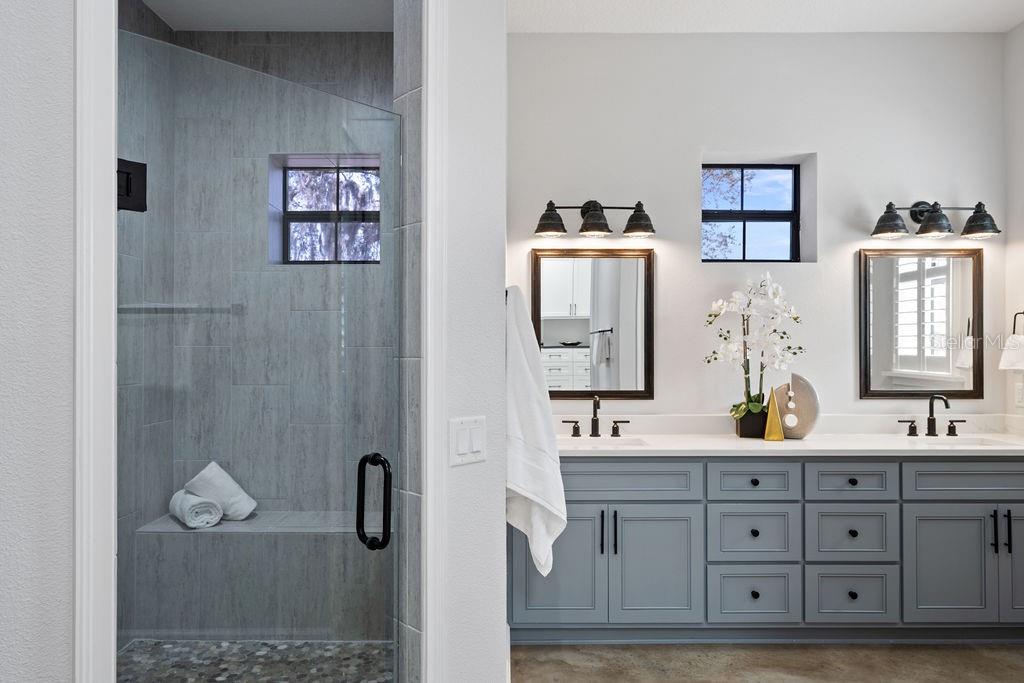 Image 24 of 66 For 4470 Henry J Avenue