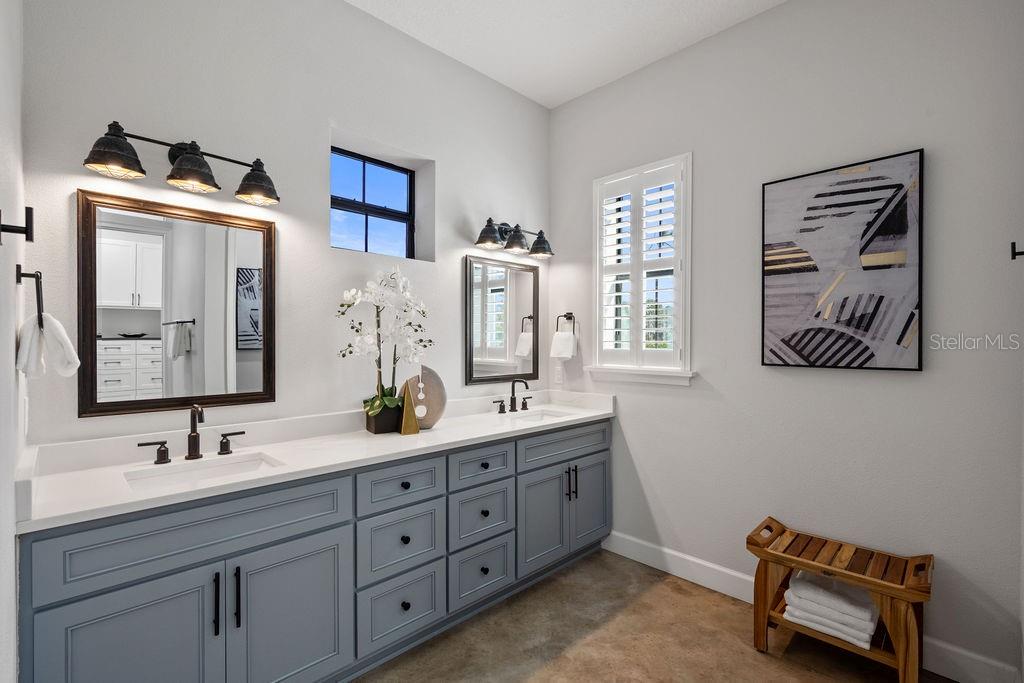 Image 25 of 66 For 4470 Henry J Avenue