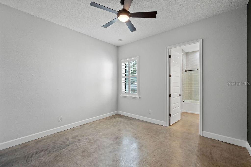 Image 27 of 66 For 4470 Henry J Avenue