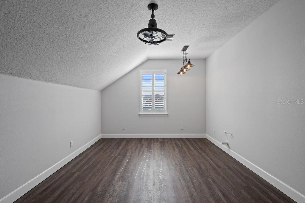 Image 33 of 66 For 4470 Henry J Avenue