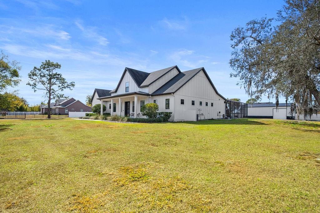 Image 4 of 66 For 4470 Henry J Avenue