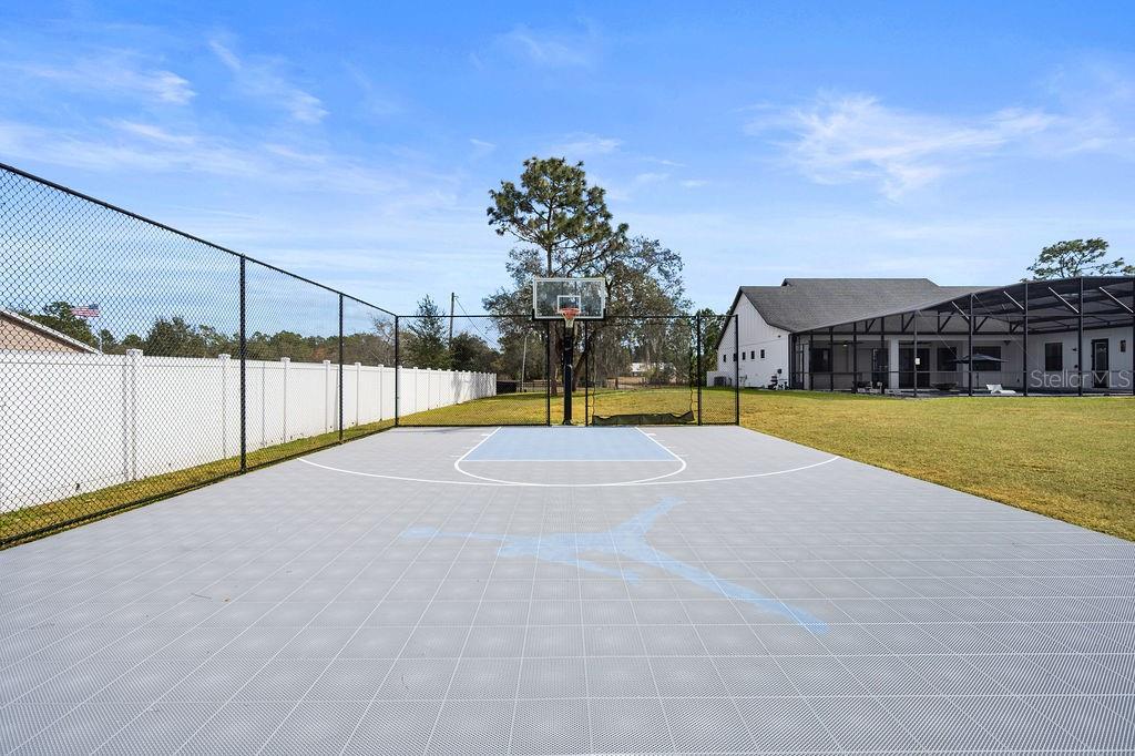 Image 42 of 66 For 4470 Henry J Avenue