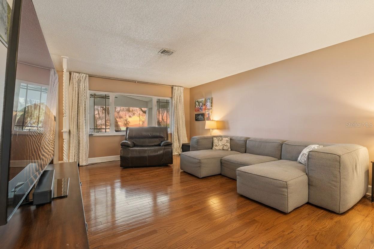 Image 12 of 59 For 103 Lakeshore Drive