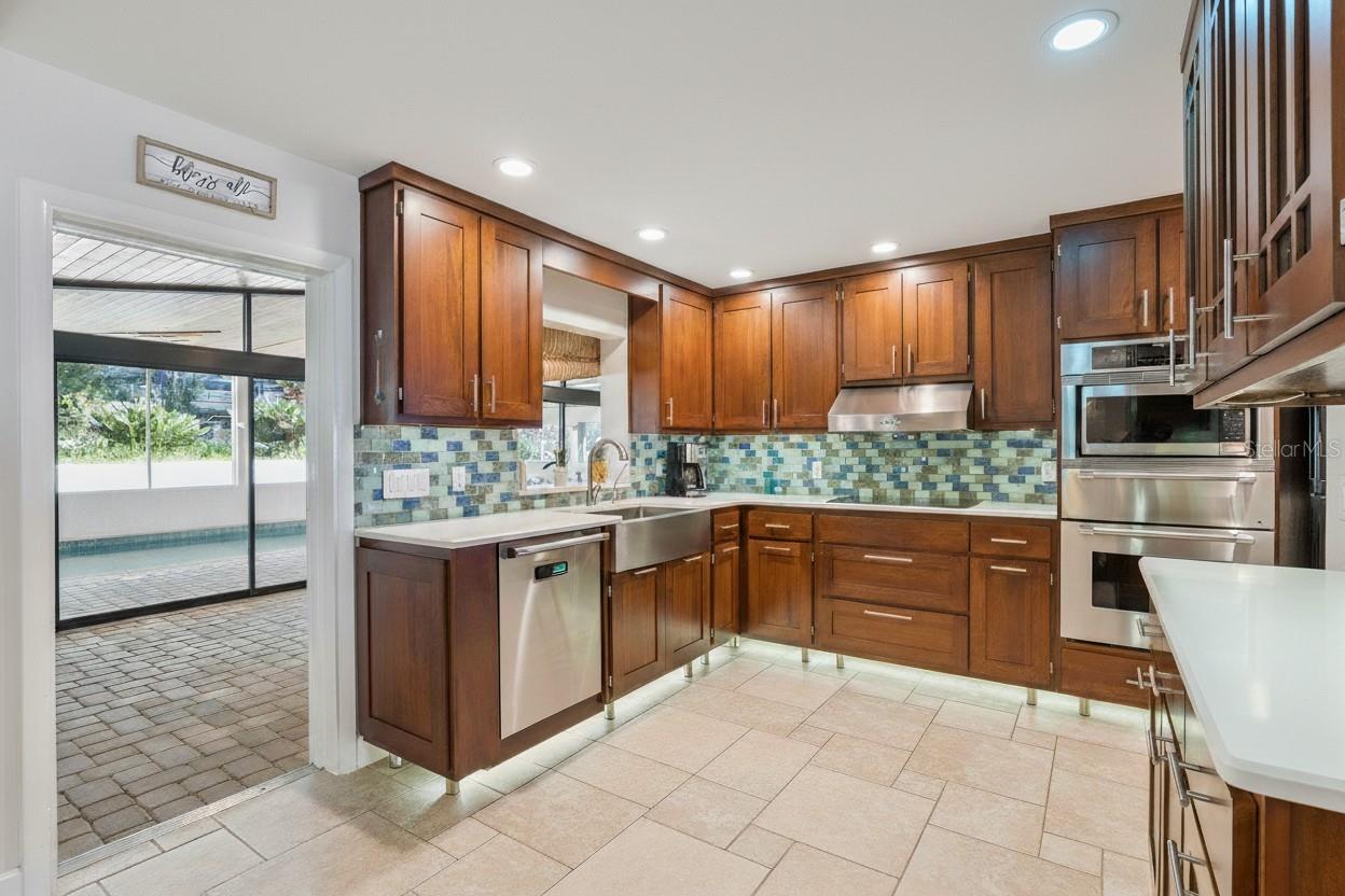 Image 3 of 59 For 103 Lakeshore Drive