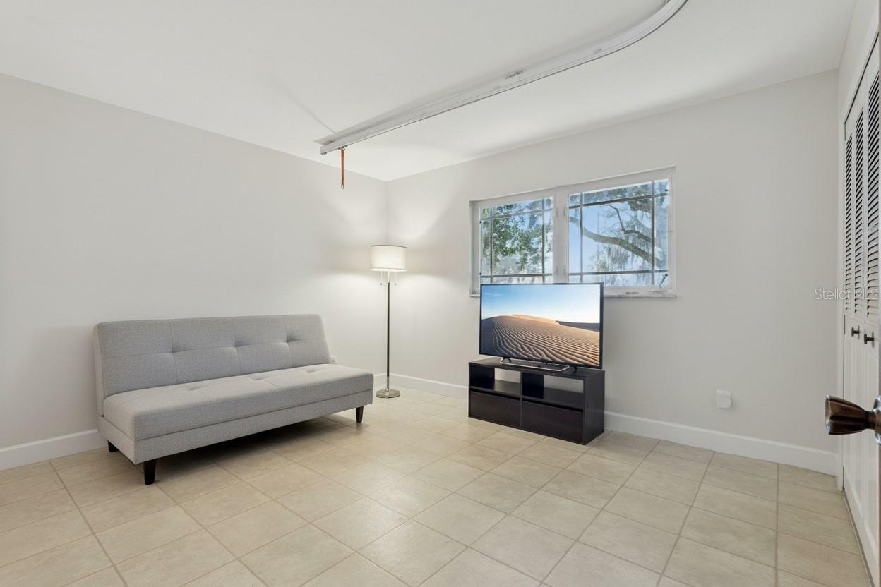 Image 35 of 59 For 103 Lakeshore Drive