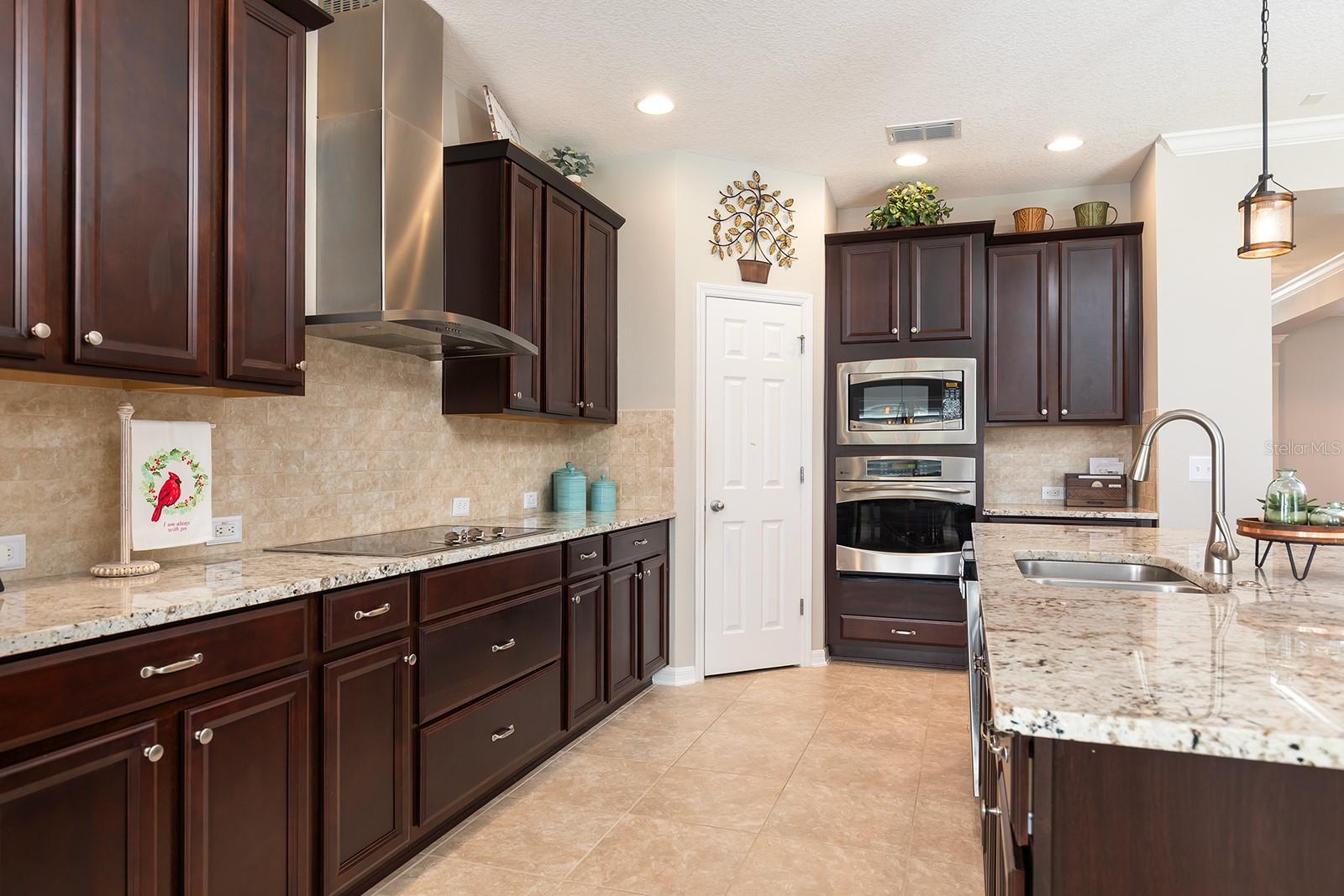 Image 17 of 49 For 651 Westyn Bay Boulevard