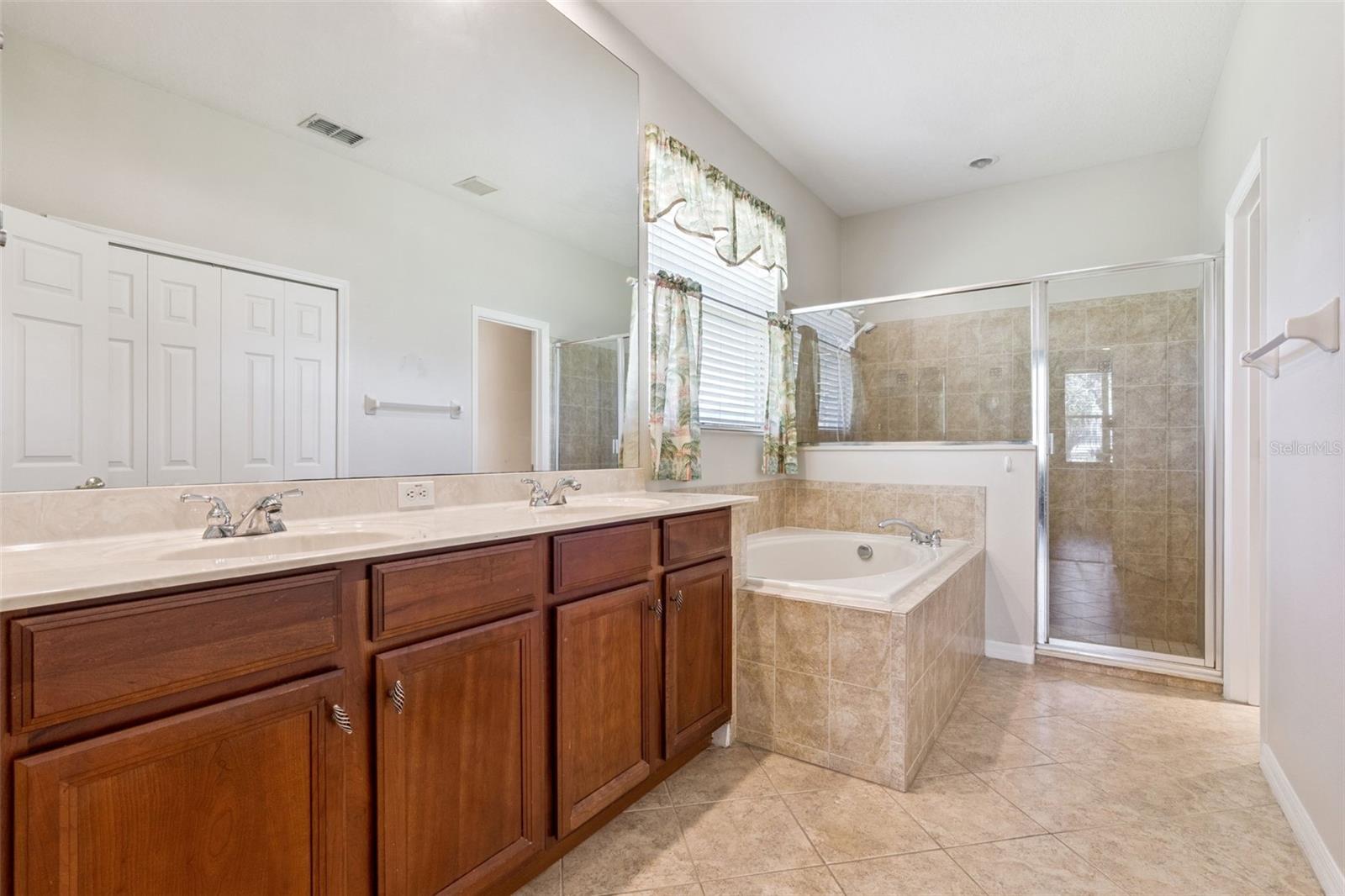 Image 22 of 53 For 12456 Westfield Lakes Circle