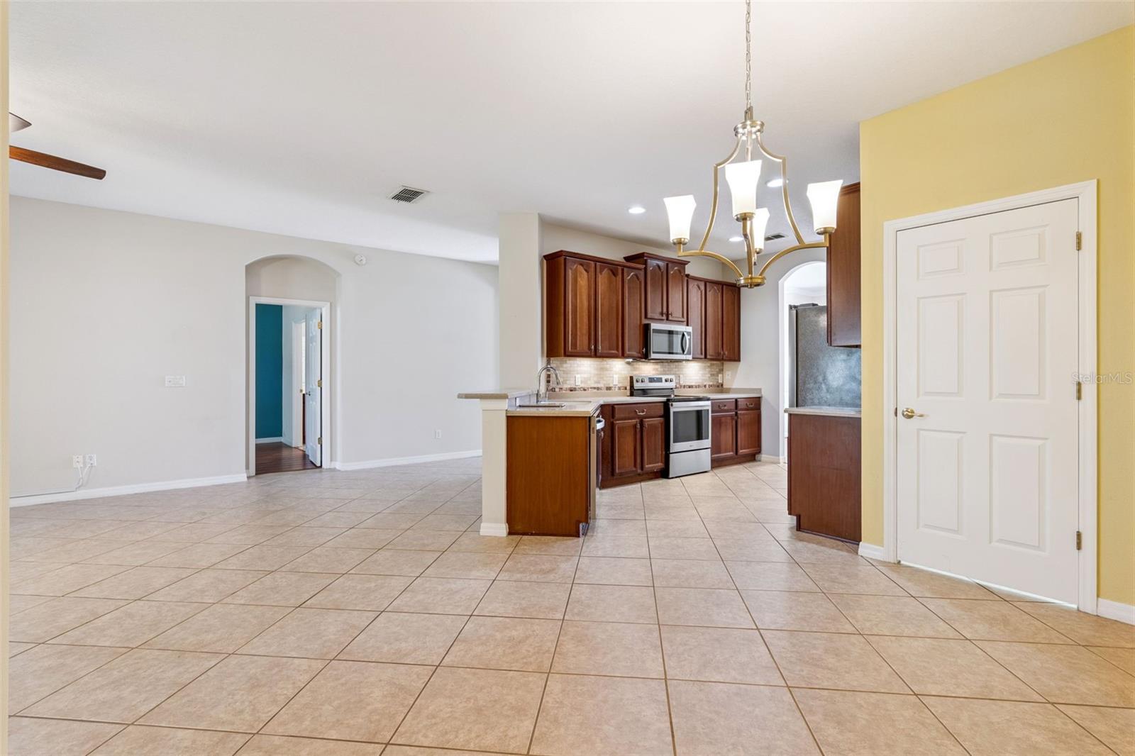 Image 7 of 53 For 12456 Westfield Lakes Circle