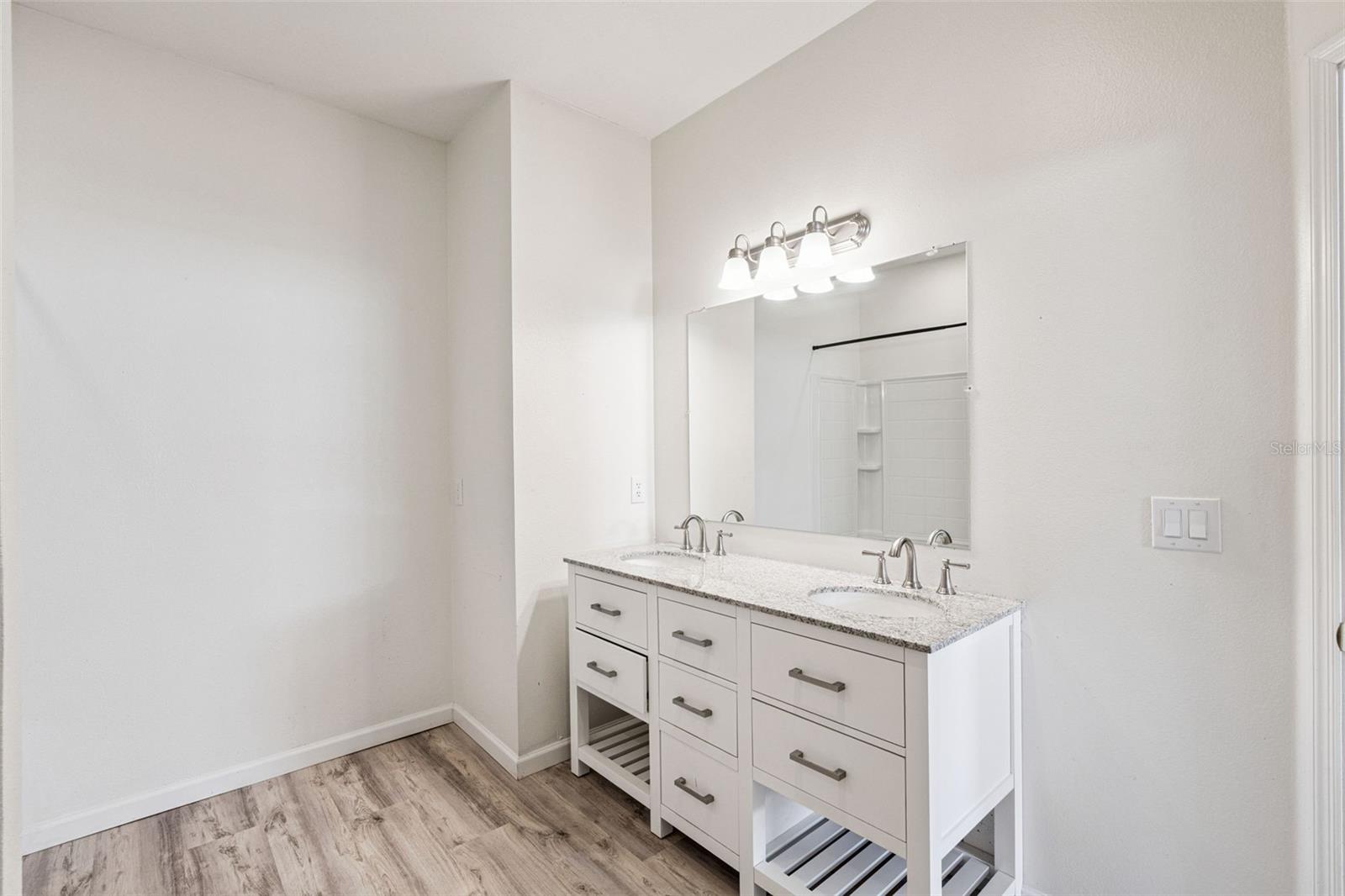 Image 18 of 39 For 4623 Riverton Drive