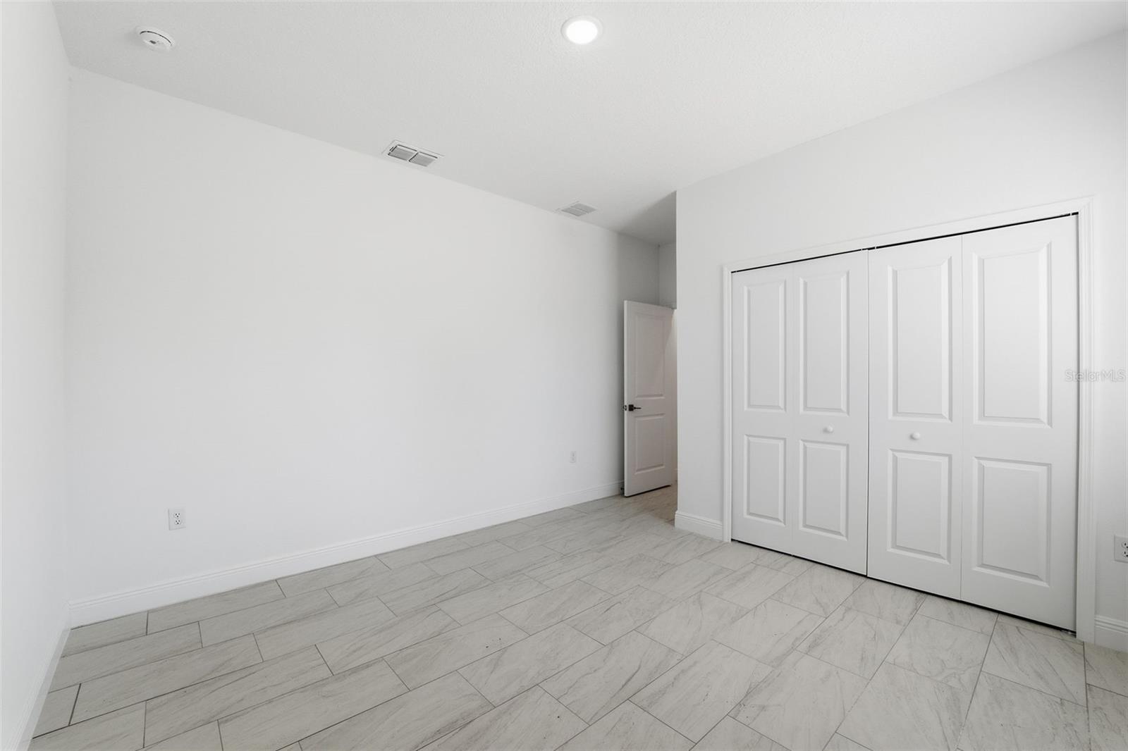 Image 24 of 34 For 5027 165th Street Road