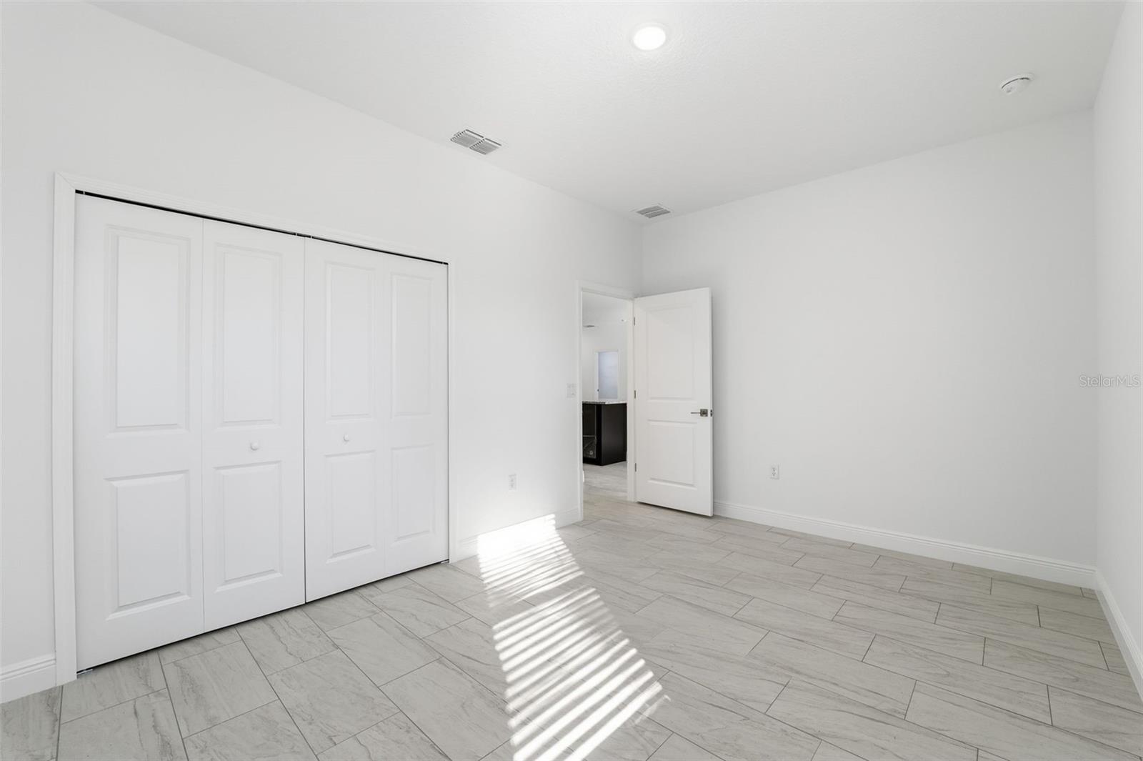 Image 27 of 34 For 5027 165th Street Road