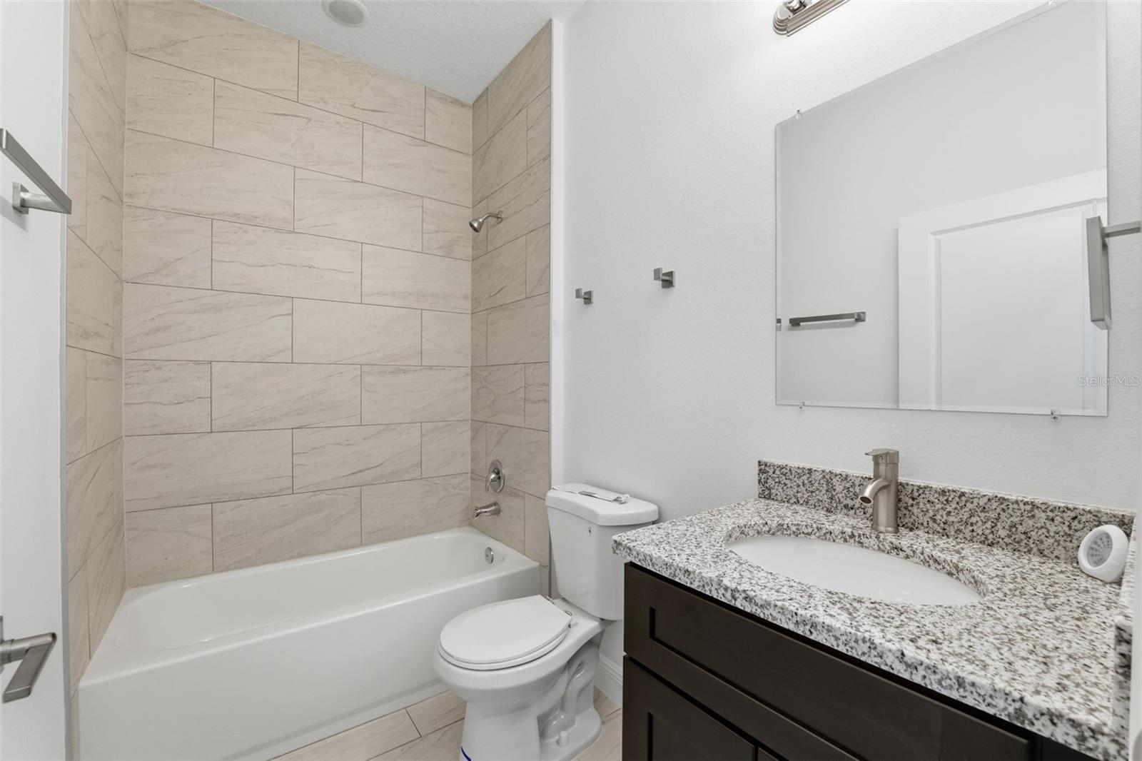 Image 29 of 34 For 5027 165th Street Road