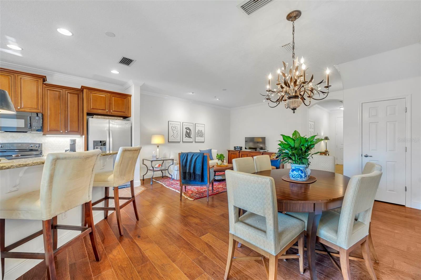 Image 9 of 33 For 1321 Benevolent Street