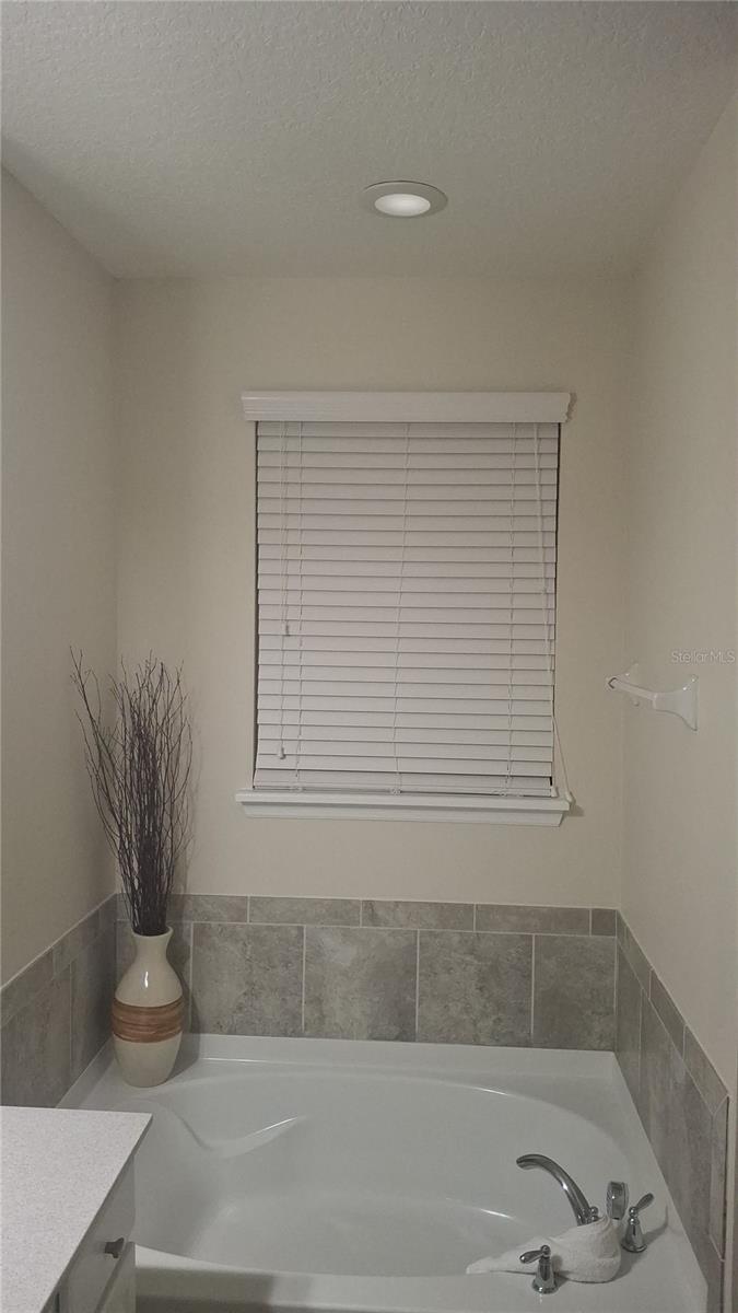 Image 19 of 23 For 2840 Chantilly Avenue