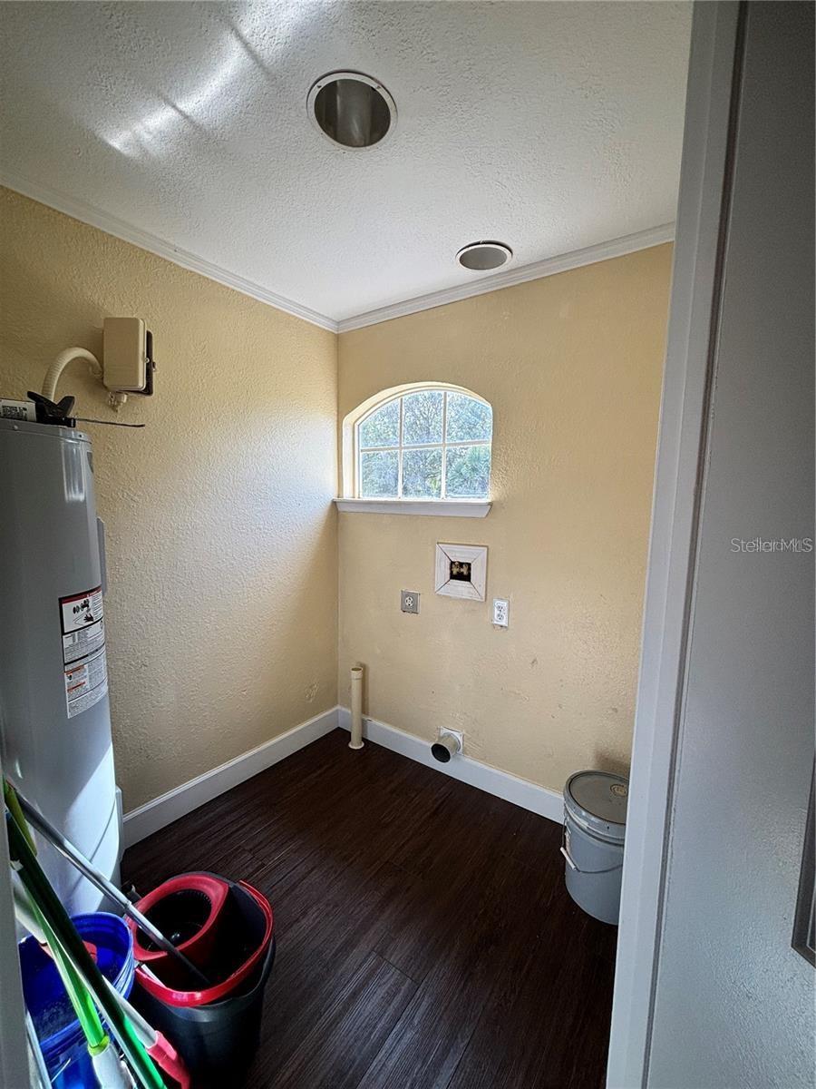 Image 8 of 8 For 2511 Crawford Drive