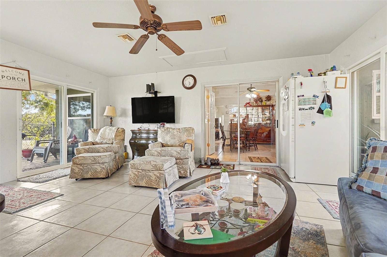 Image 21 of 44 For 598 Gantry Street Sw