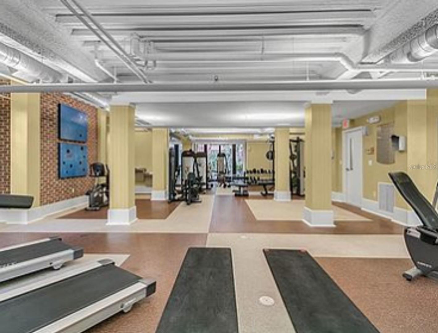 Image 15 of 15 For 911 Orange Avenue 250