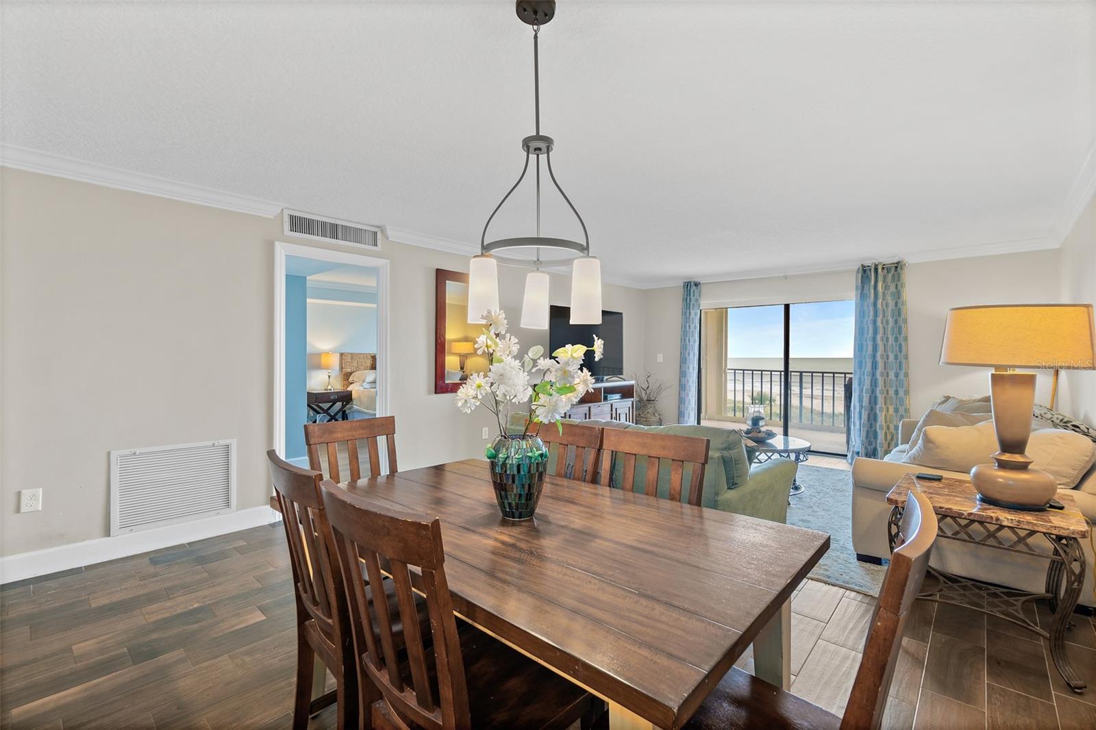 Image 10 of 28 For 545 Garfield Avenue 402