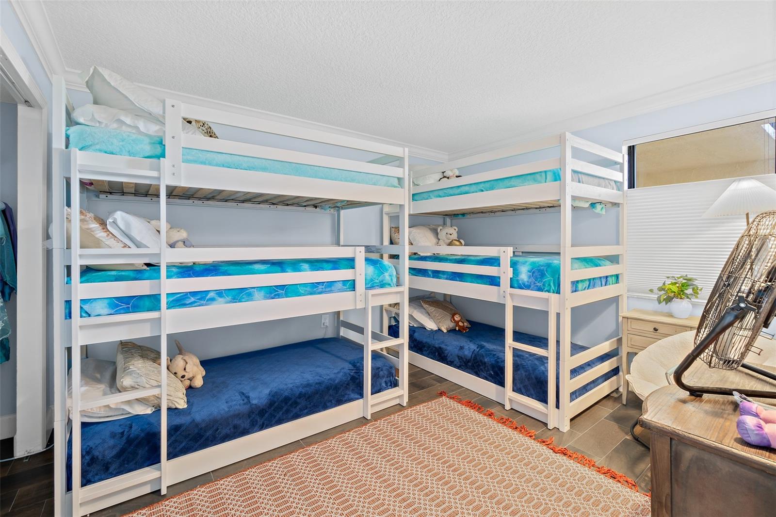 Image 16 of 28 For 545 Garfield Avenue 402