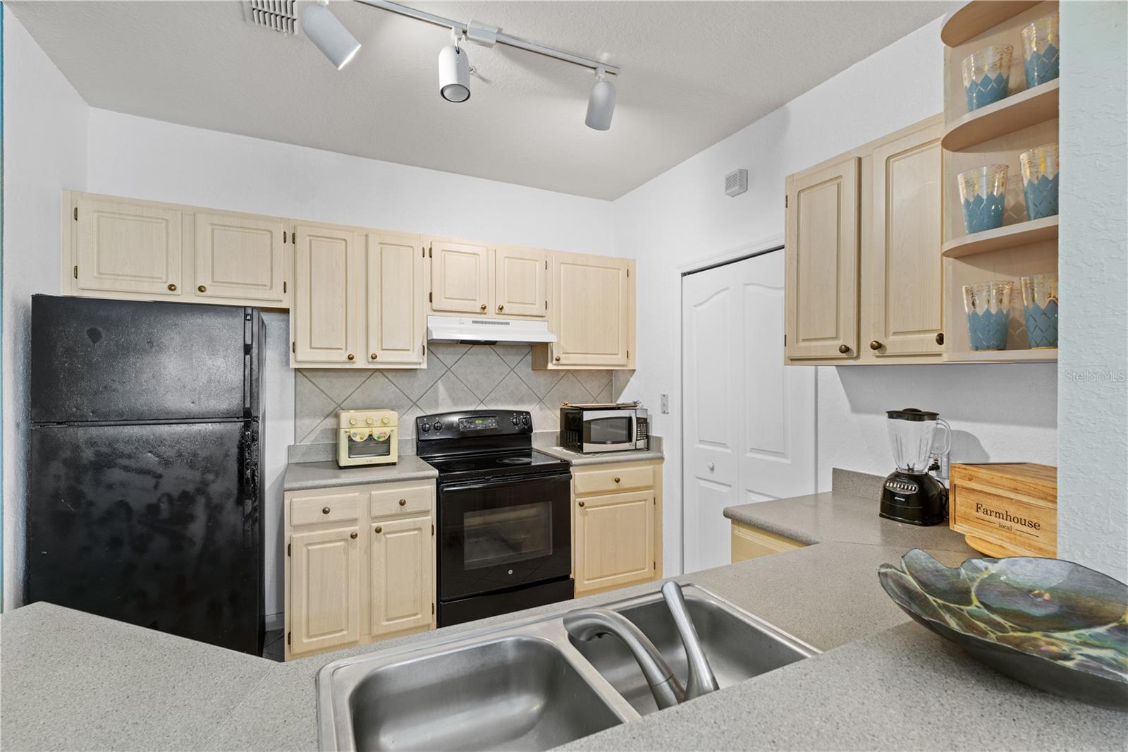 Image 22 of 45 For 1325 Lake Shadow Circle 12307