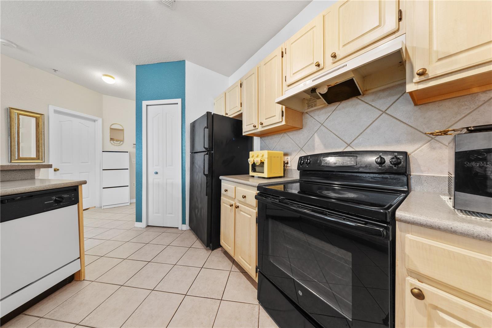 Image 23 of 45 For 1325 Lake Shadow Circle 12307