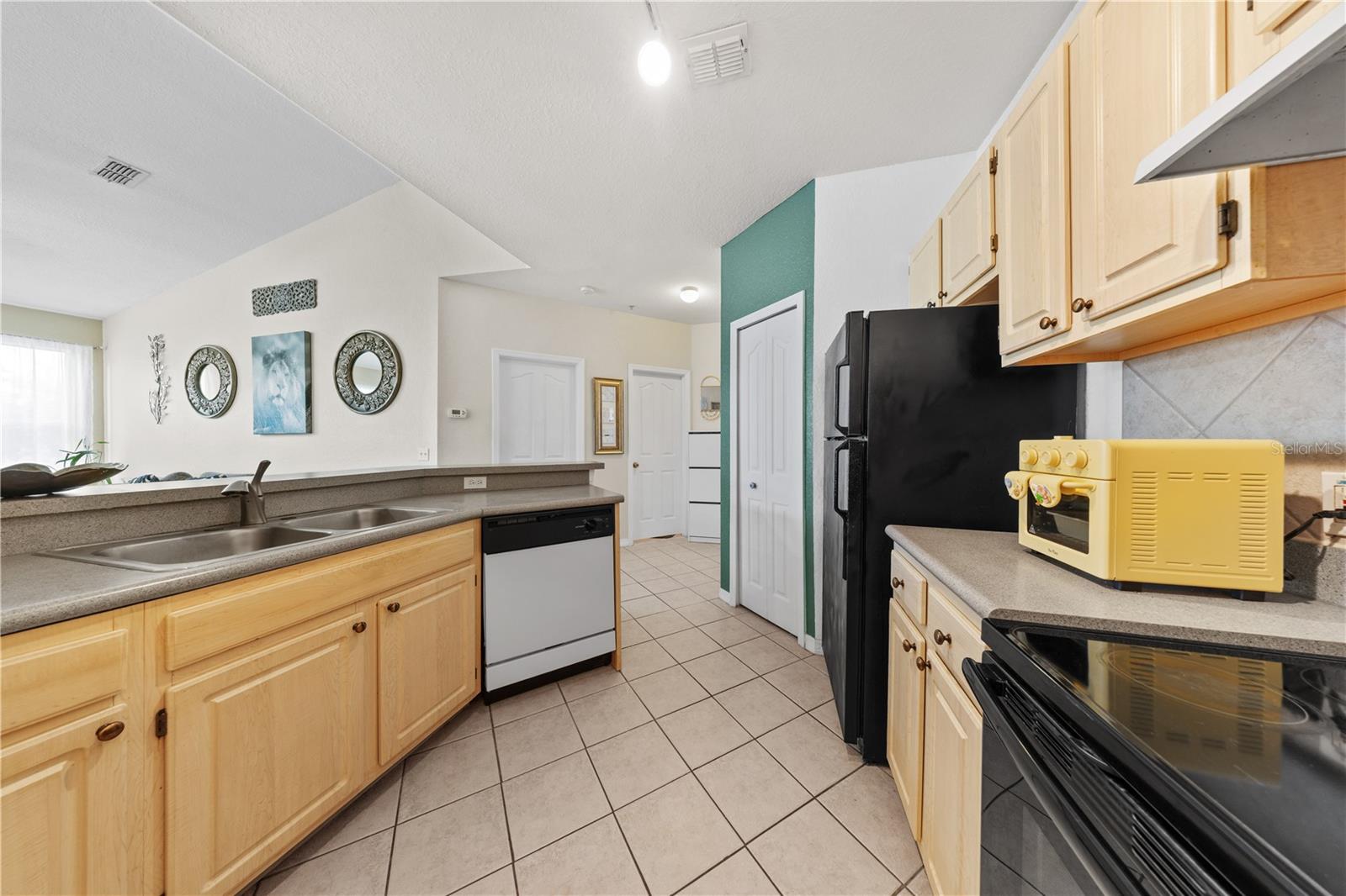 Image 24 of 45 For 1325 Lake Shadow Circle 12307